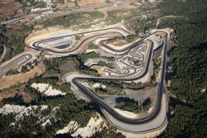 fotografía aérea construcciones circuito de carreras